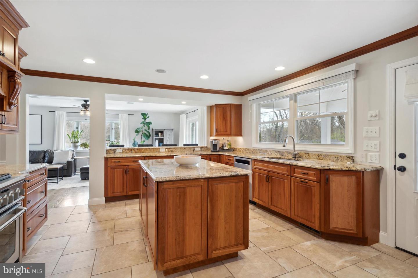 411 Ivy Ln
