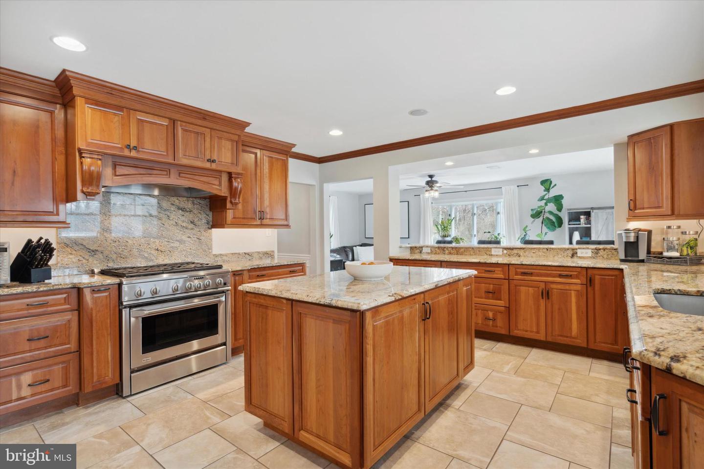 411 Ivy Ln