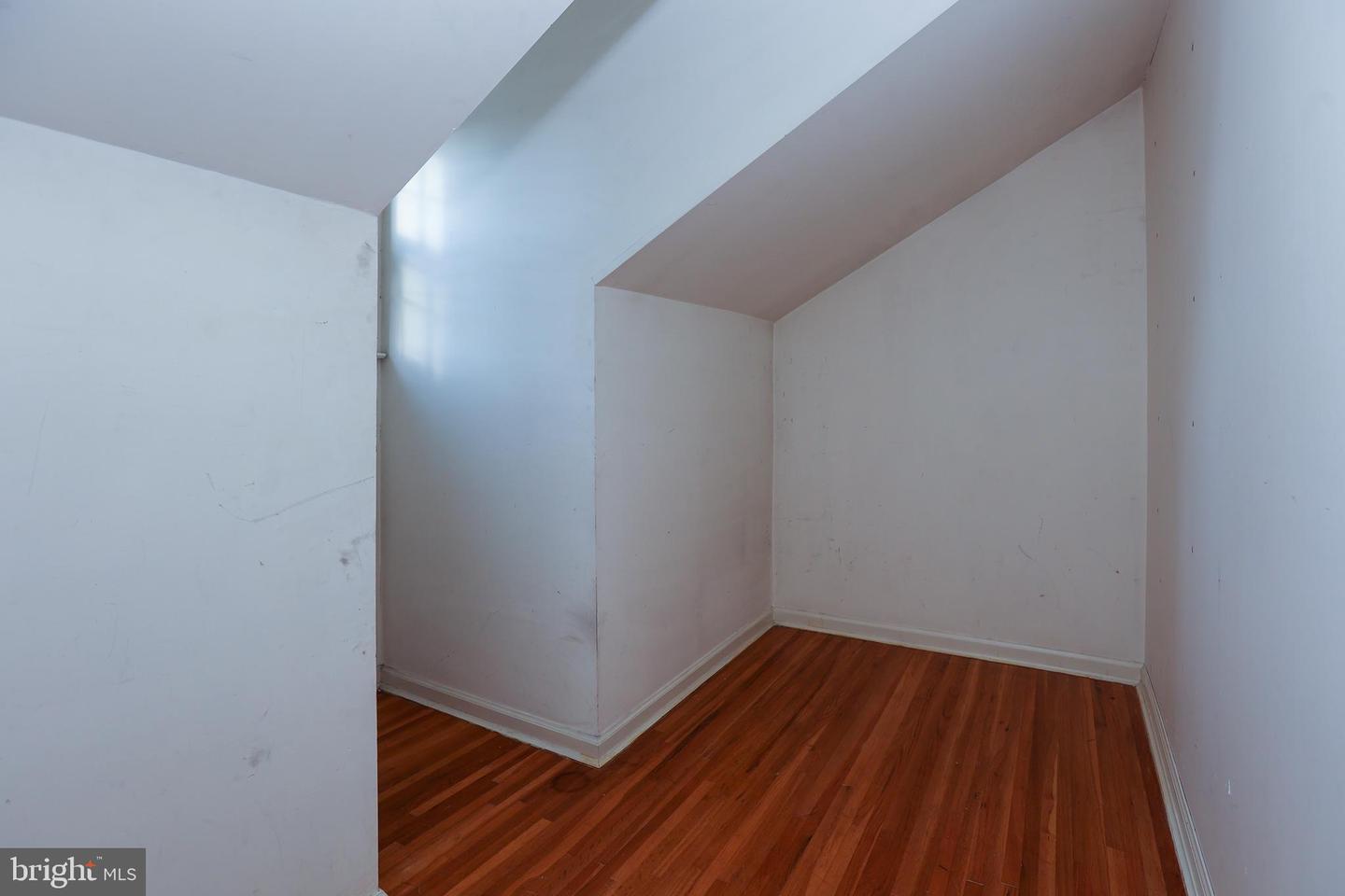 395 Hemlock Ln