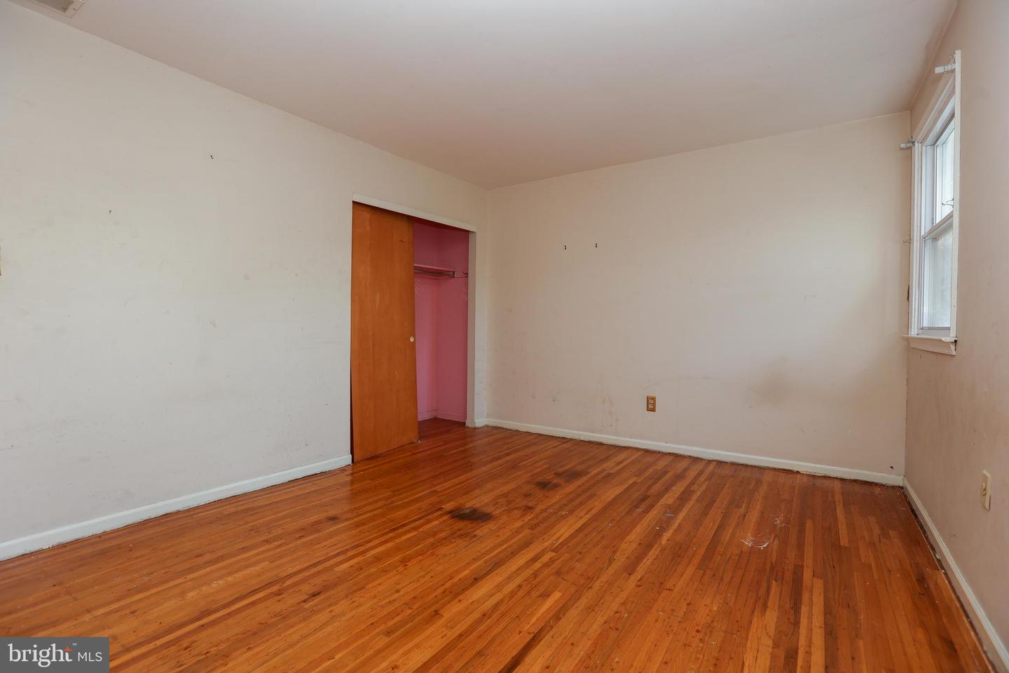 395 Hemlock Ln