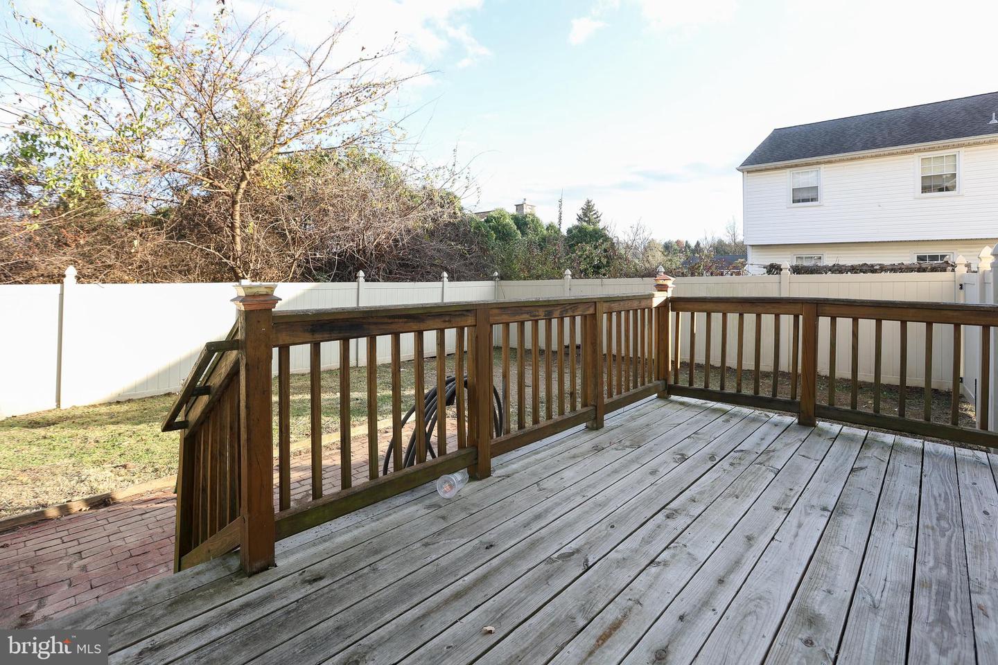 395 Hemlock Ln