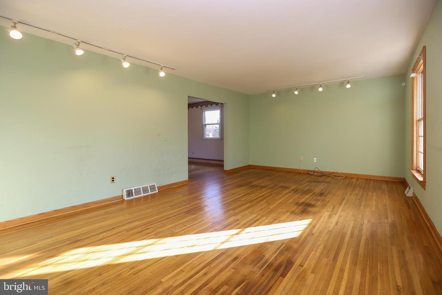395 Hemlock Ln
