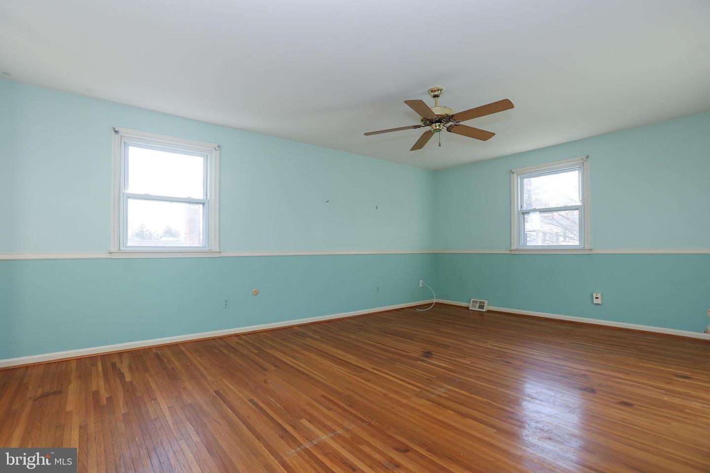 395 Hemlock Ln