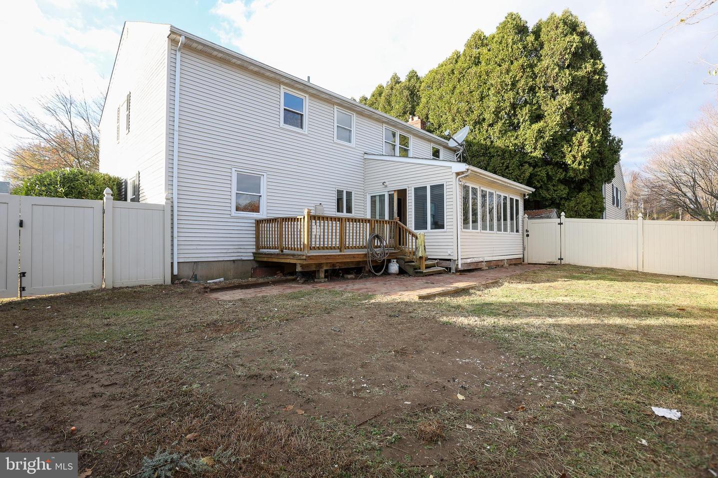 395 Hemlock Ln