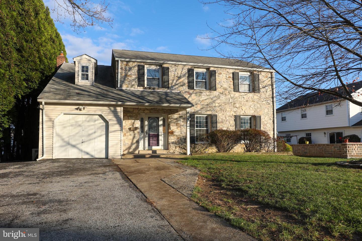 395 Hemlock Ln