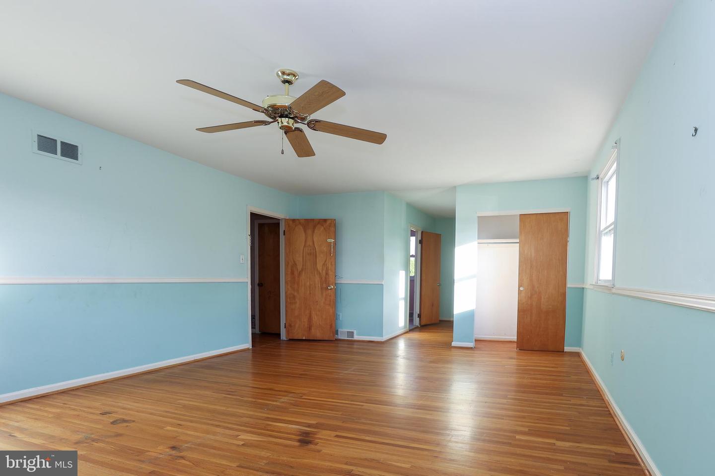 395 Hemlock Ln