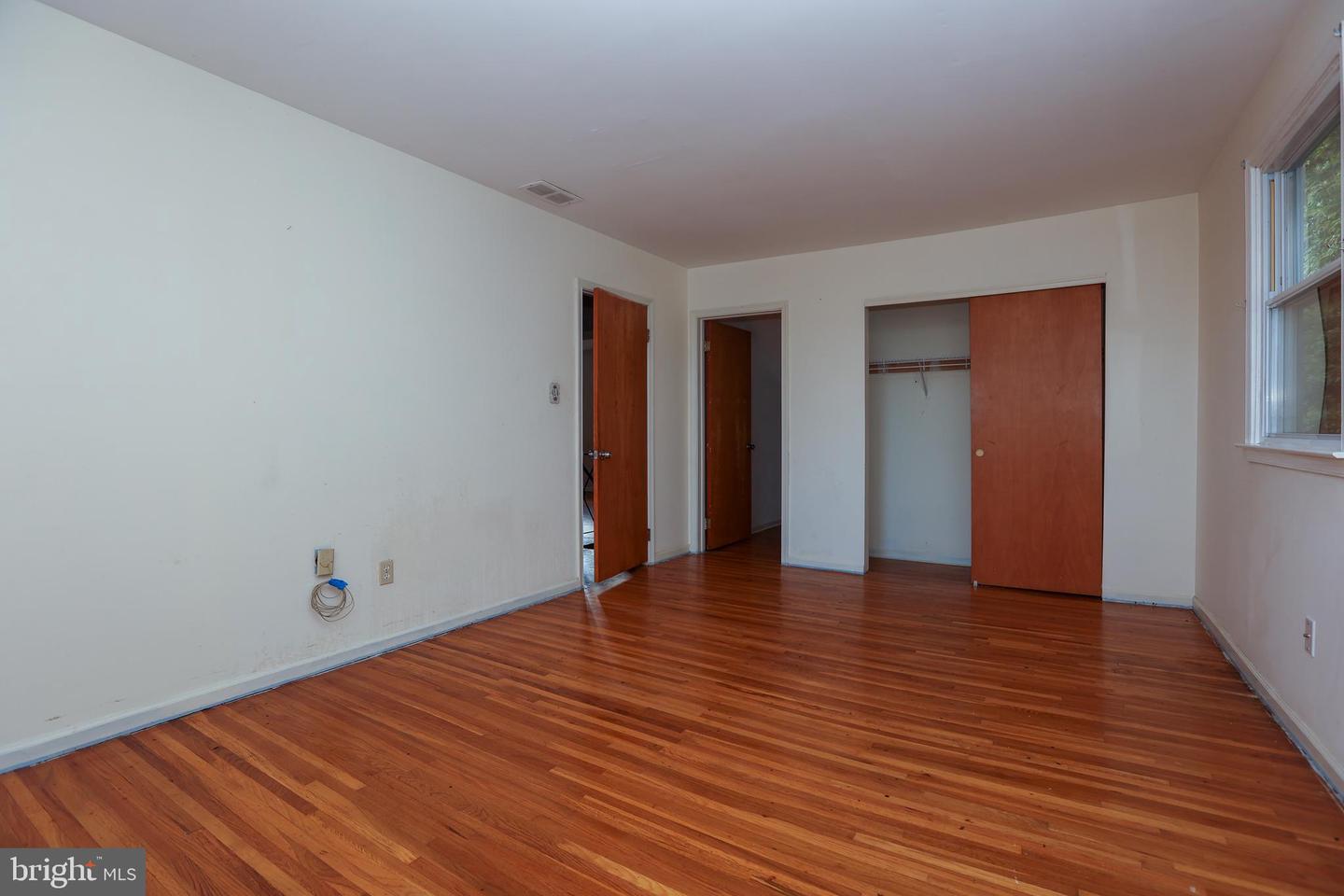 395 Hemlock Ln