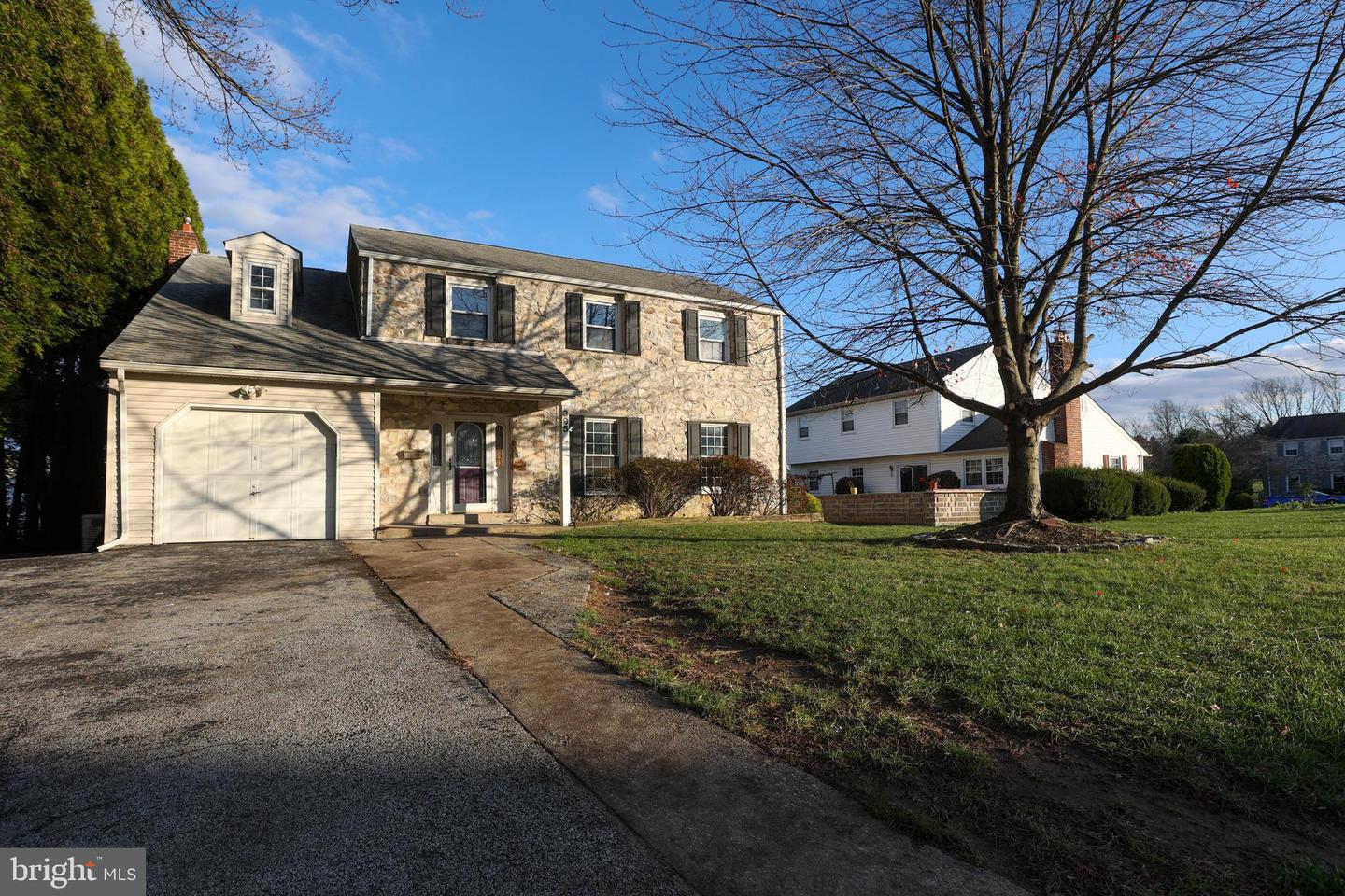 395 Hemlock Ln