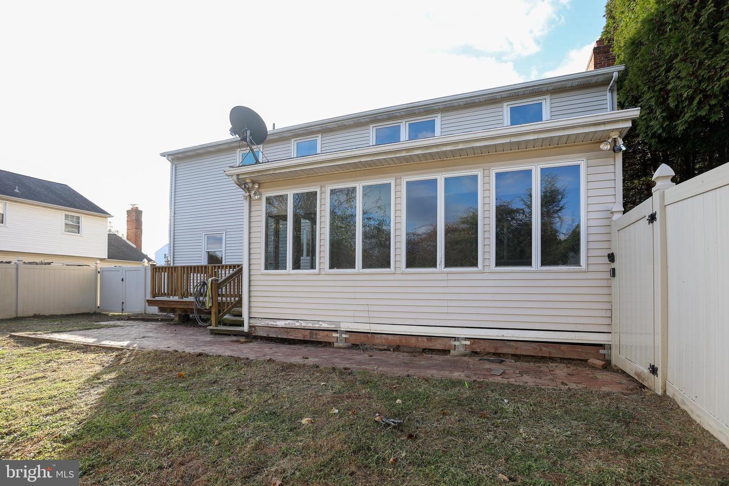 395 Hemlock Ln