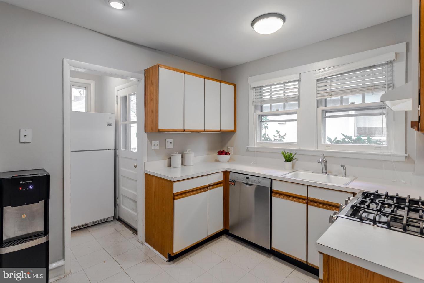 106 Colfax Rd
