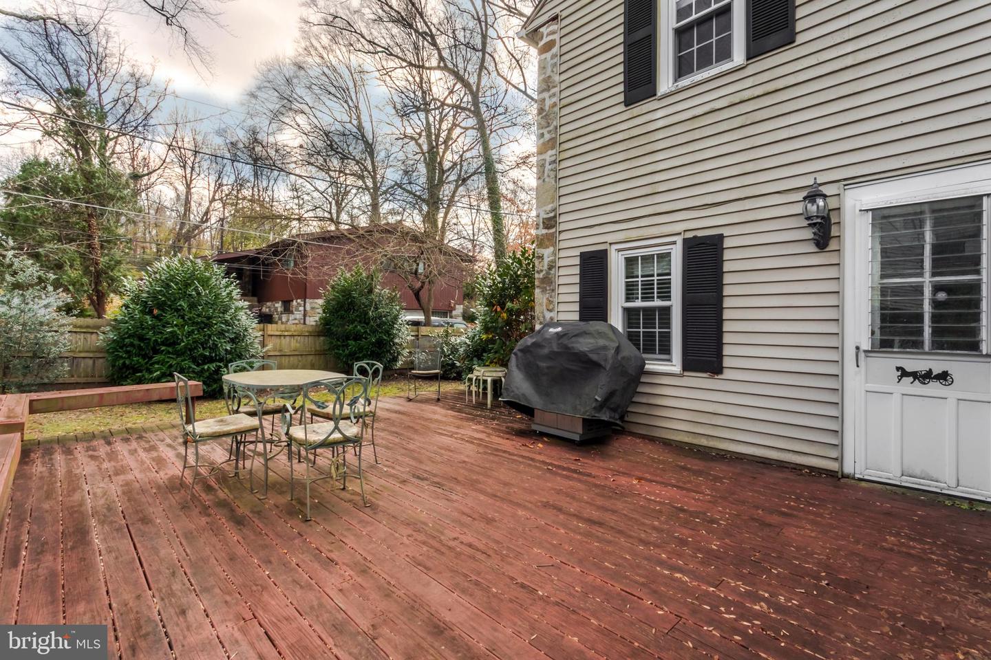 1013 Severn Ln
