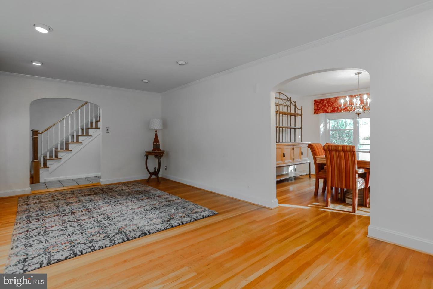 1013 Severn Ln