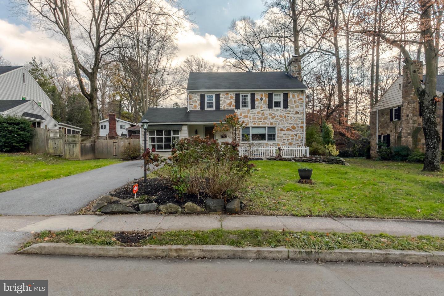 1013 Severn Ln