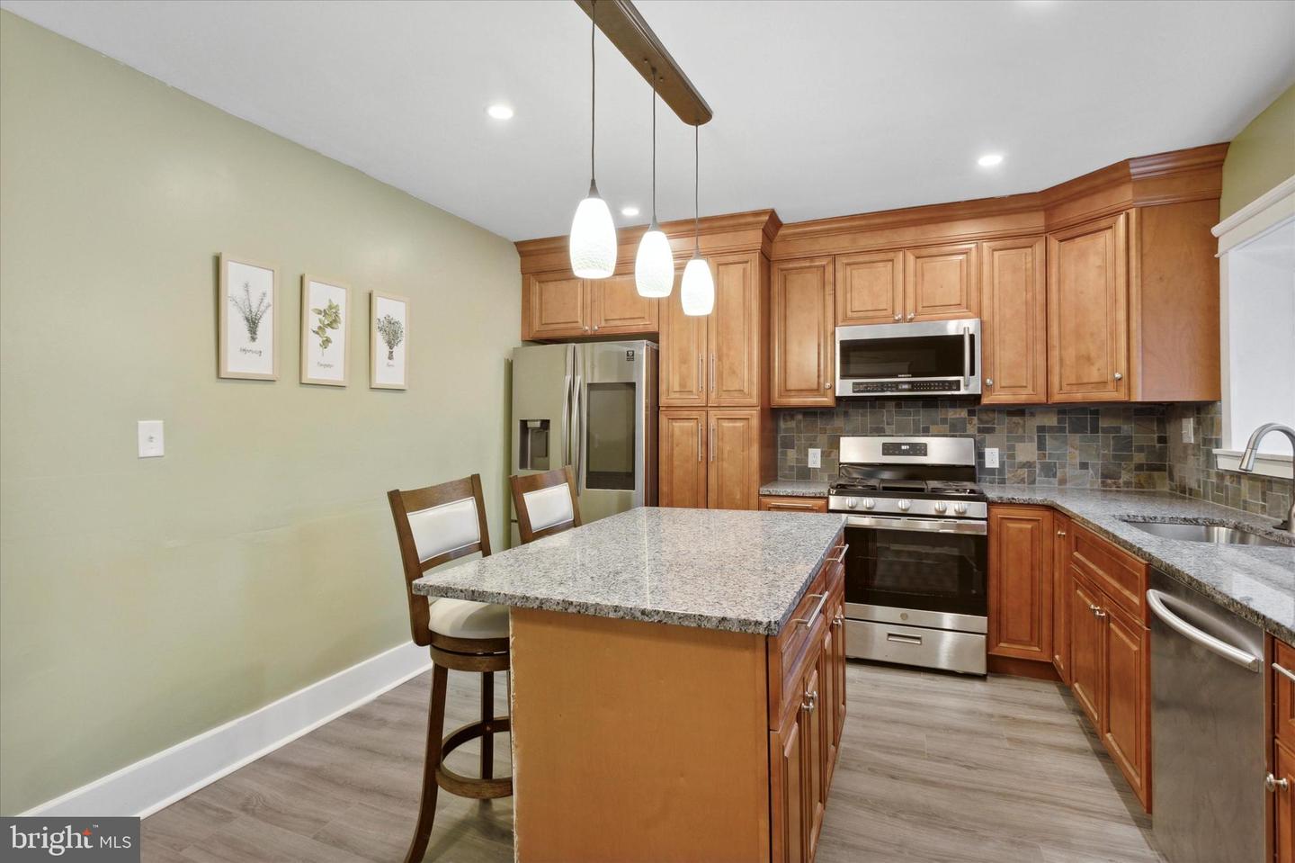 14 W Magnolia Ave