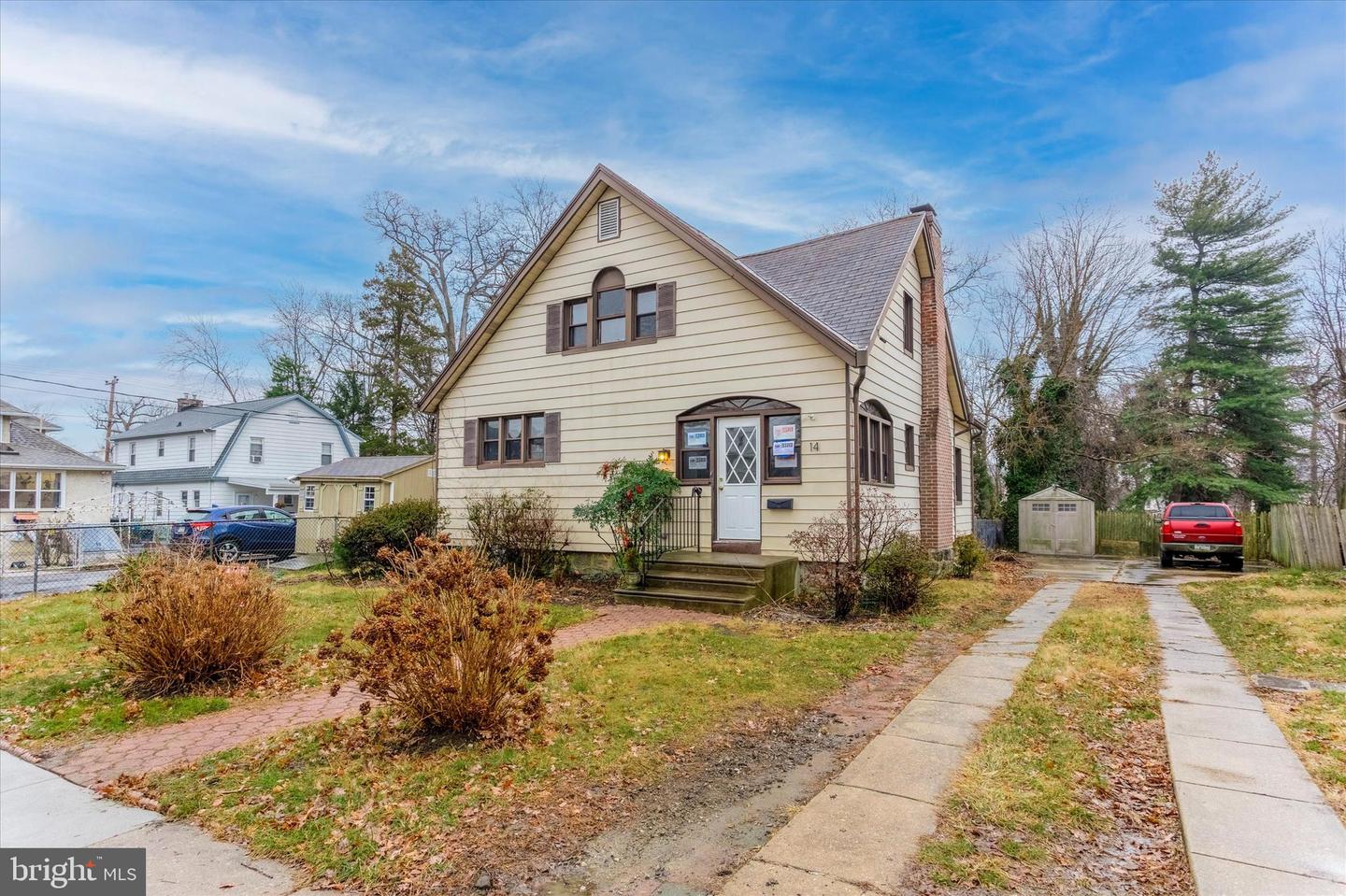 14 W Magnolia Ave