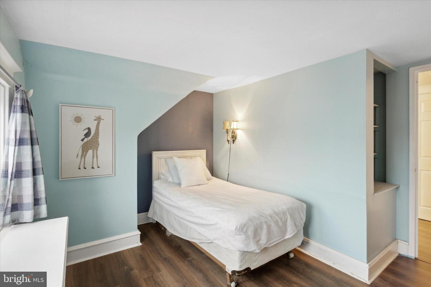 14 W Magnolia Ave
