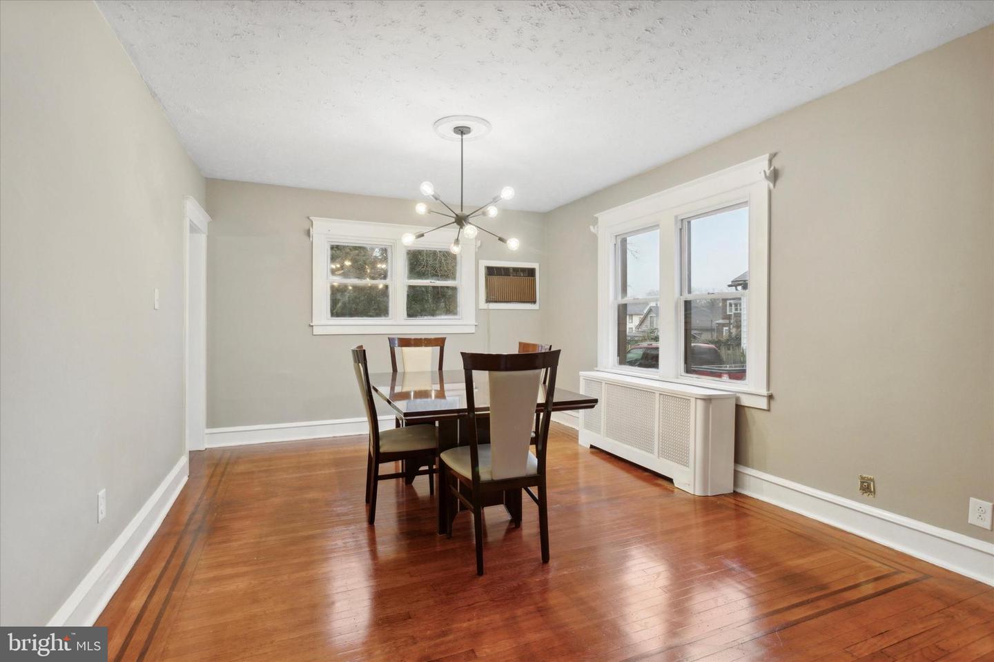 14 W Magnolia Ave