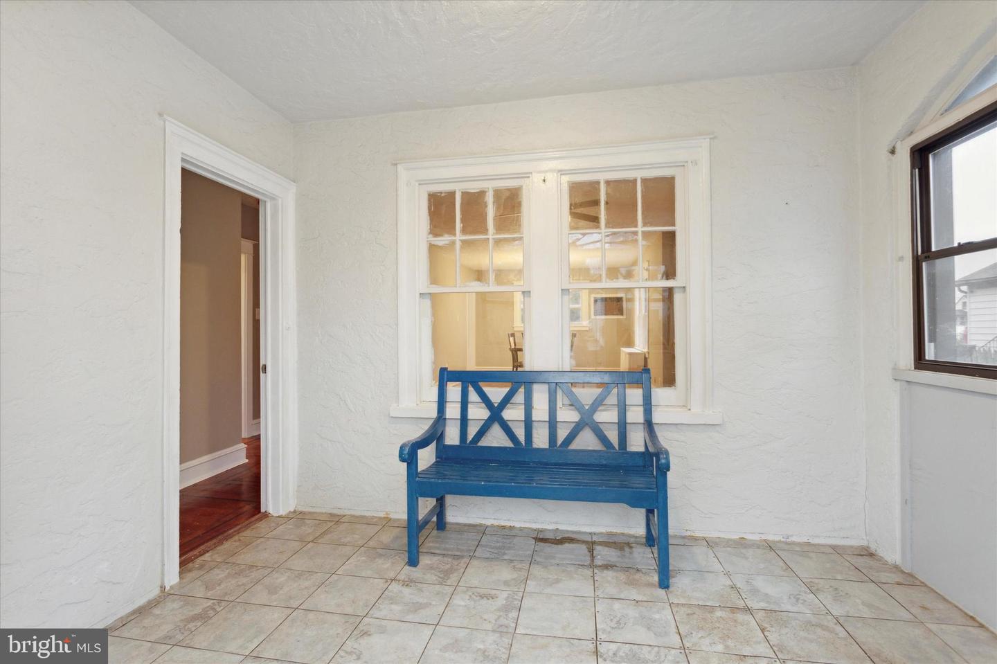 14 W Magnolia Ave