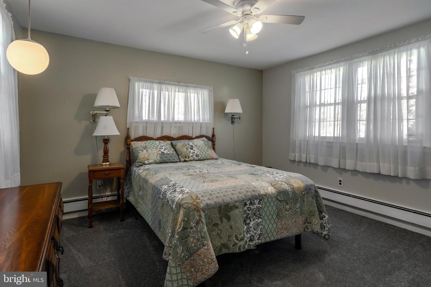 202 W Cooke Ave