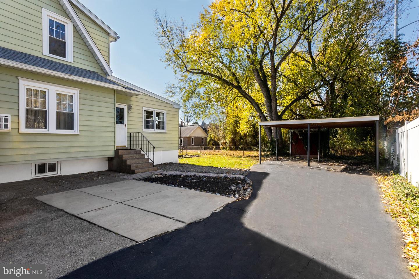 202 W Cooke Ave