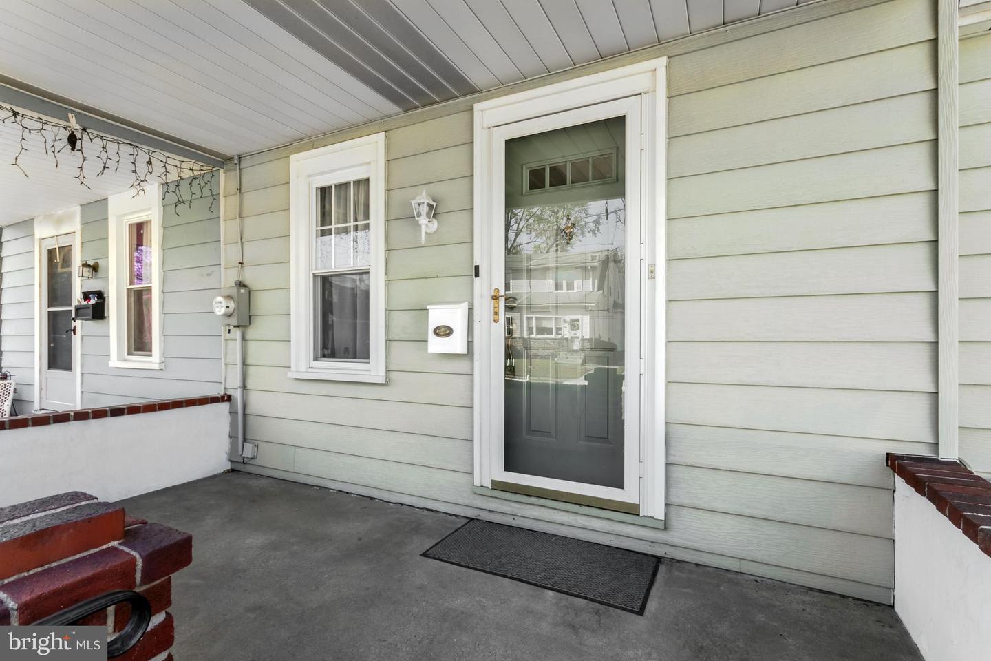 202 W Cooke Ave