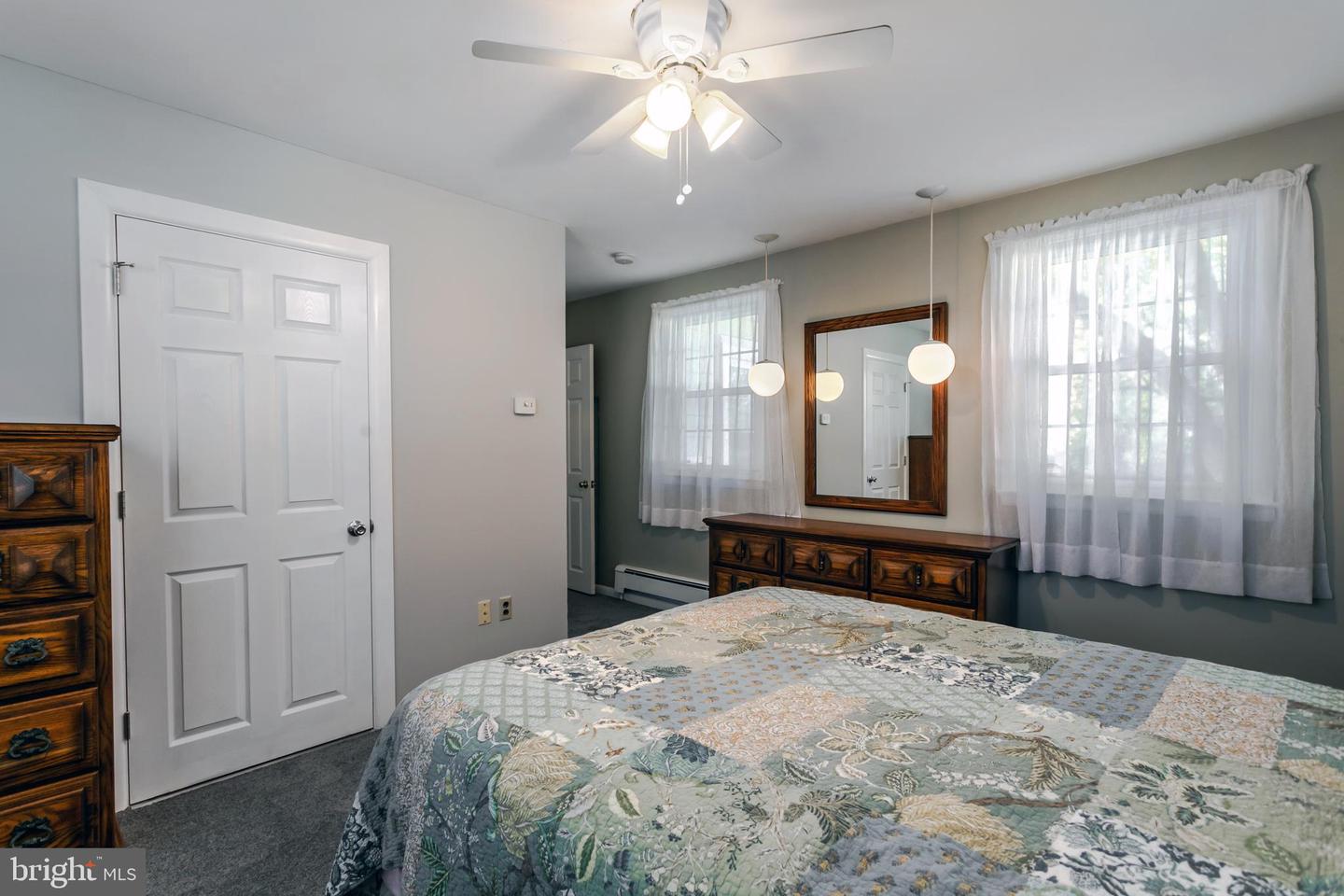 202 W Cooke Ave