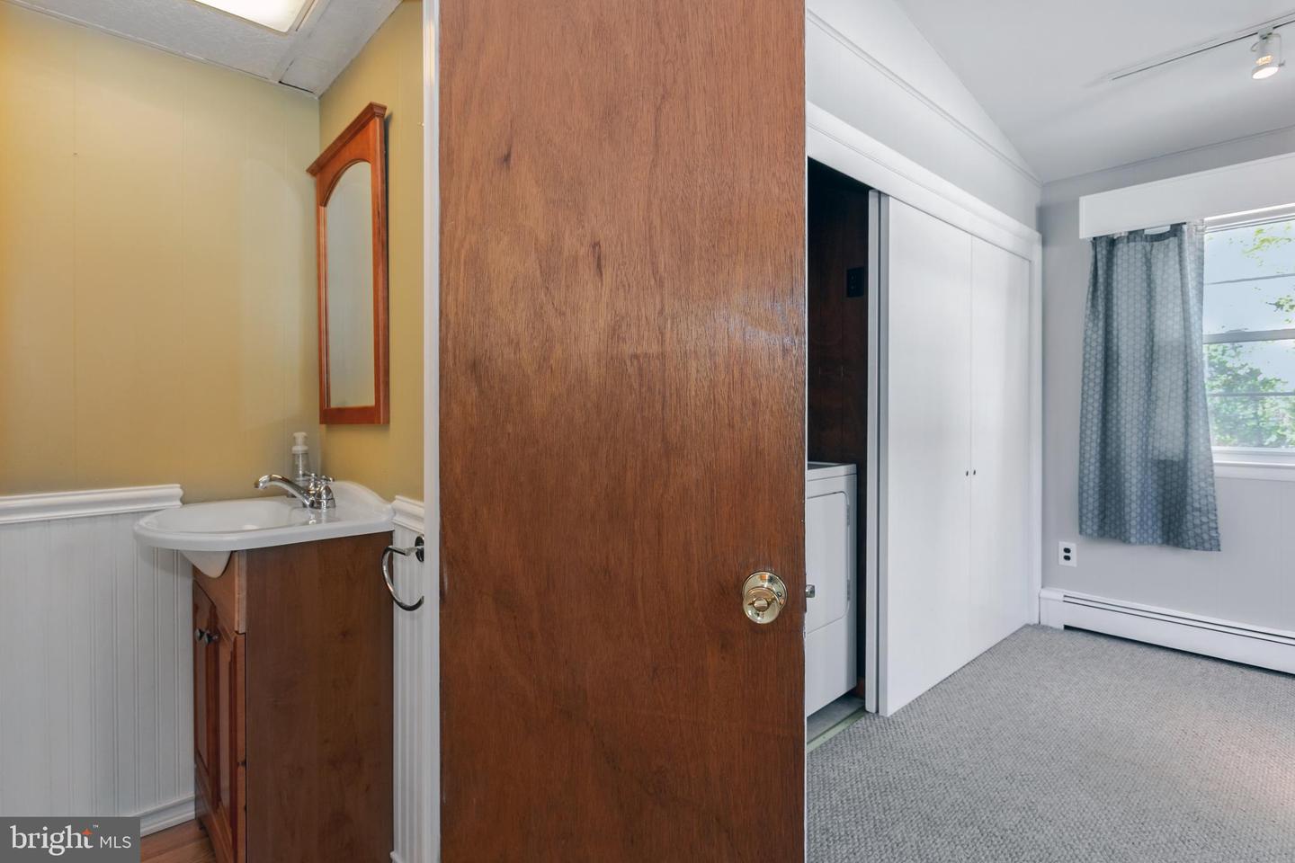 202 W Cooke Ave