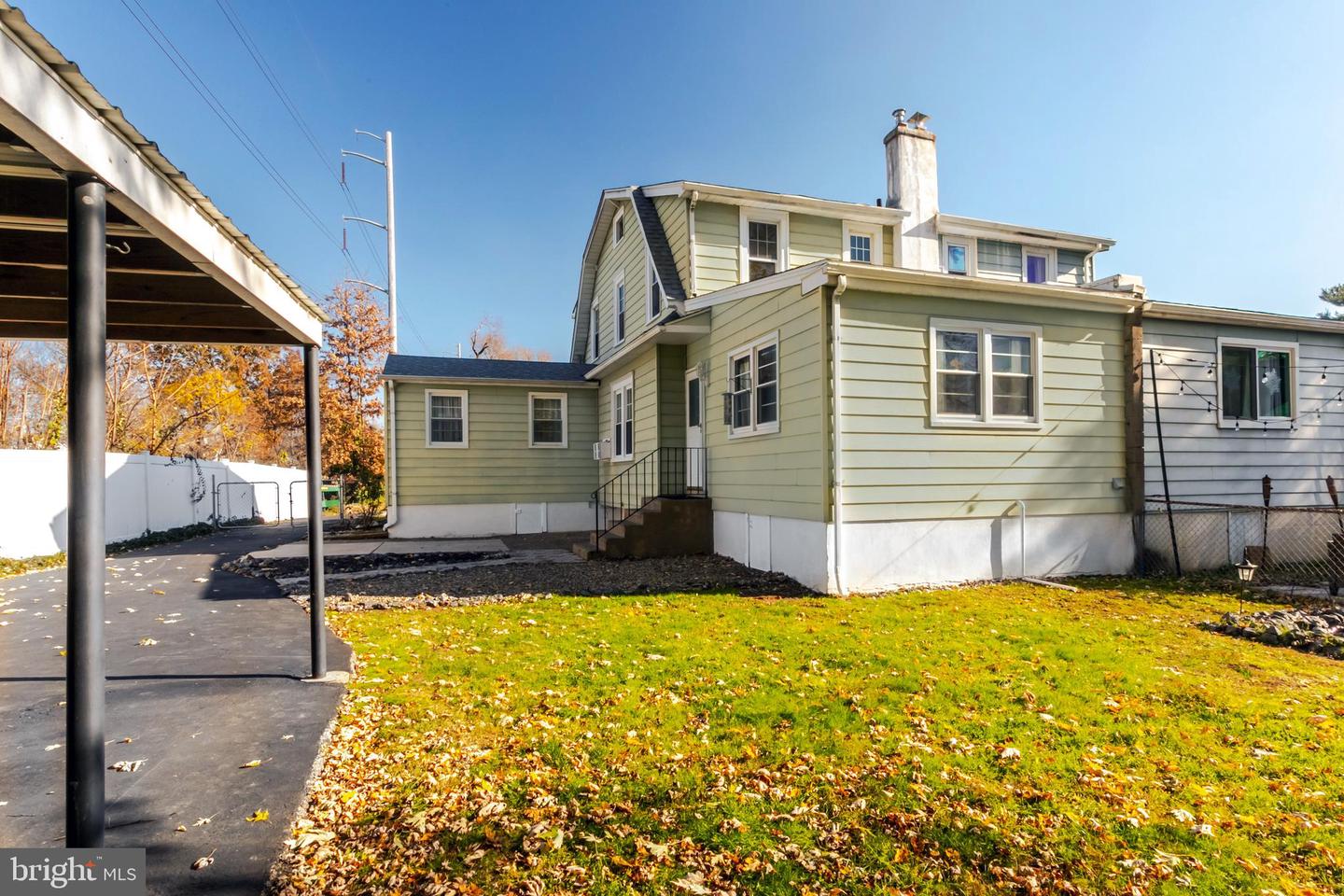 202 W Cooke Ave