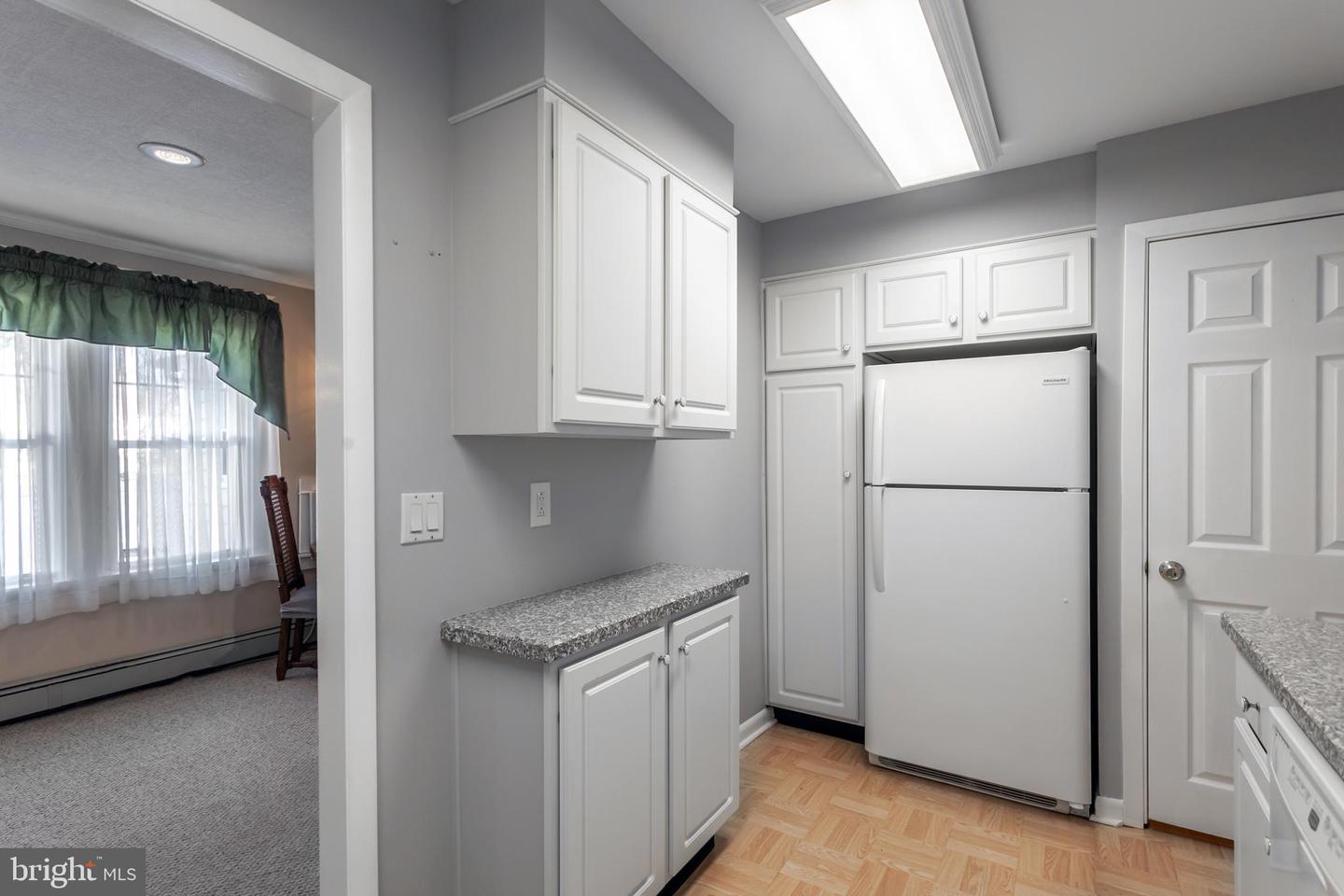 202 W Cooke Ave