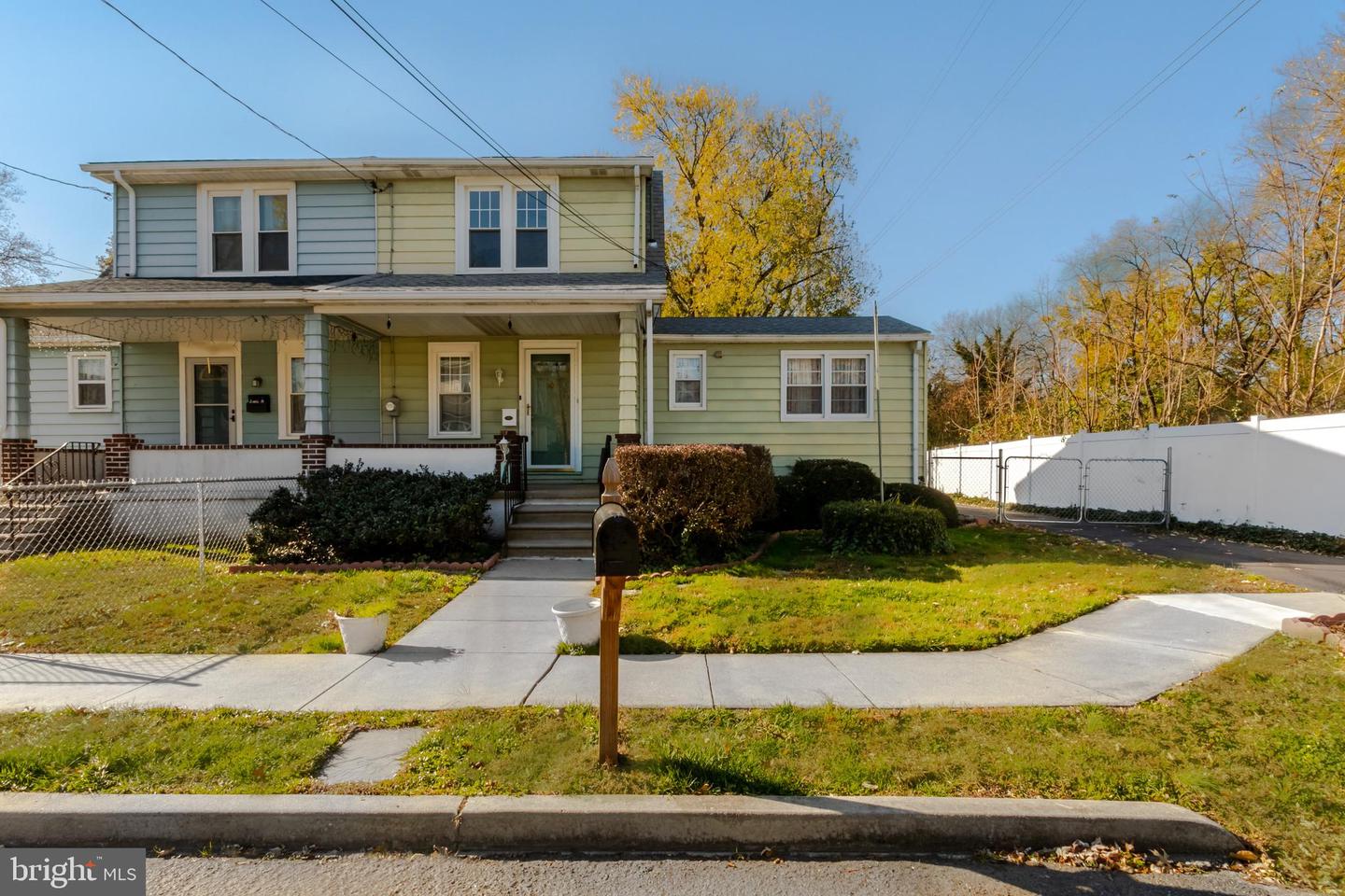 202 W Cooke Ave