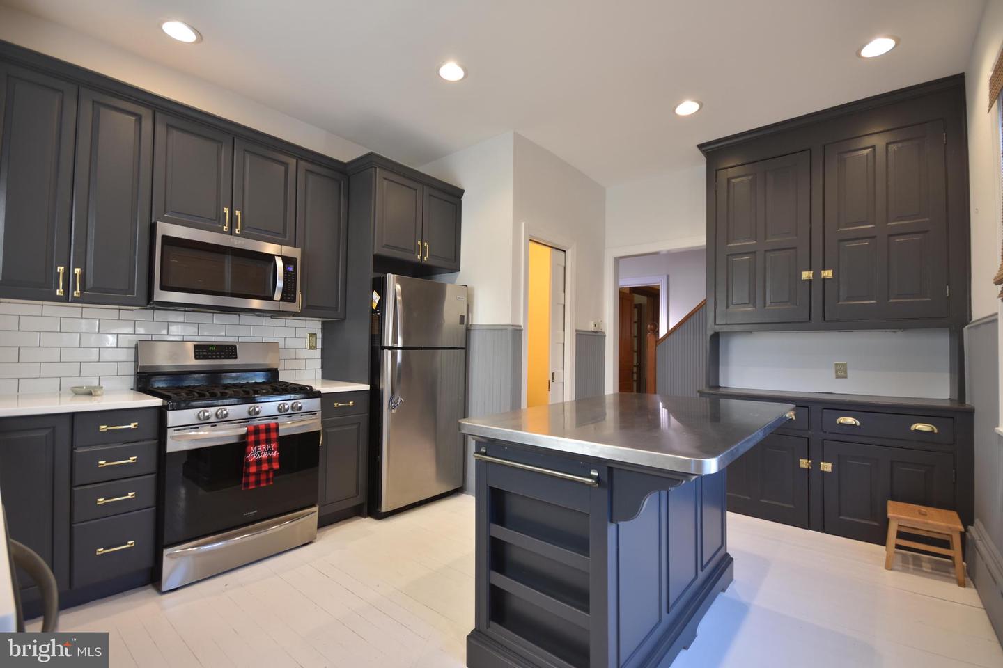 58 E Greenwood Ave