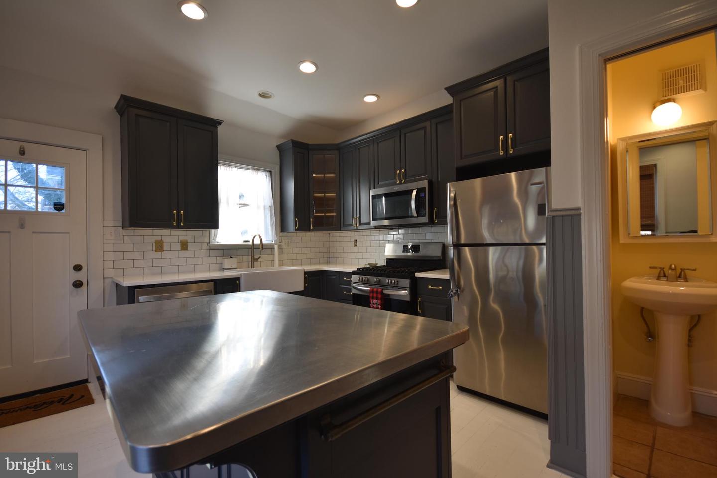 58 E Greenwood Ave
