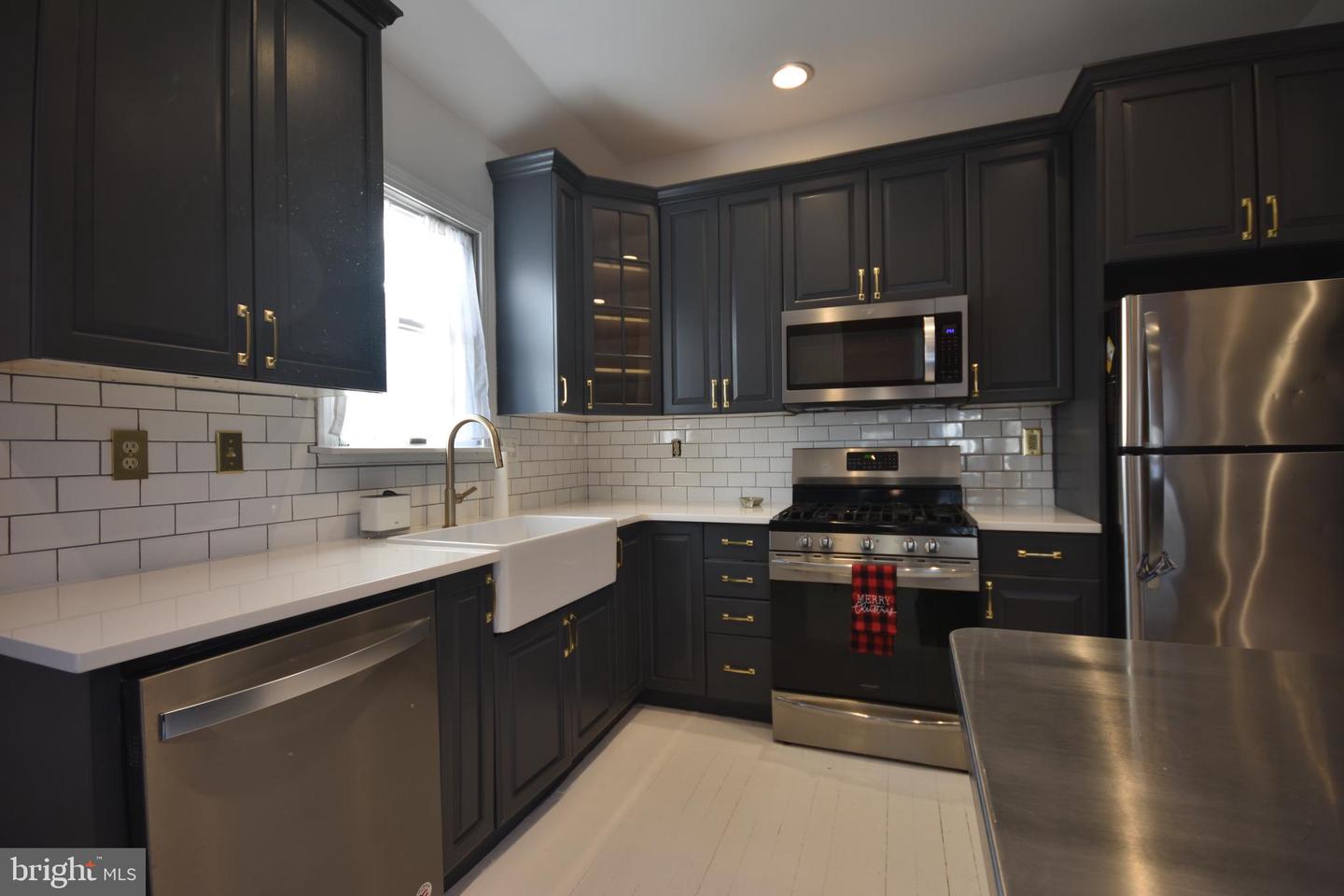 58 E Greenwood Ave