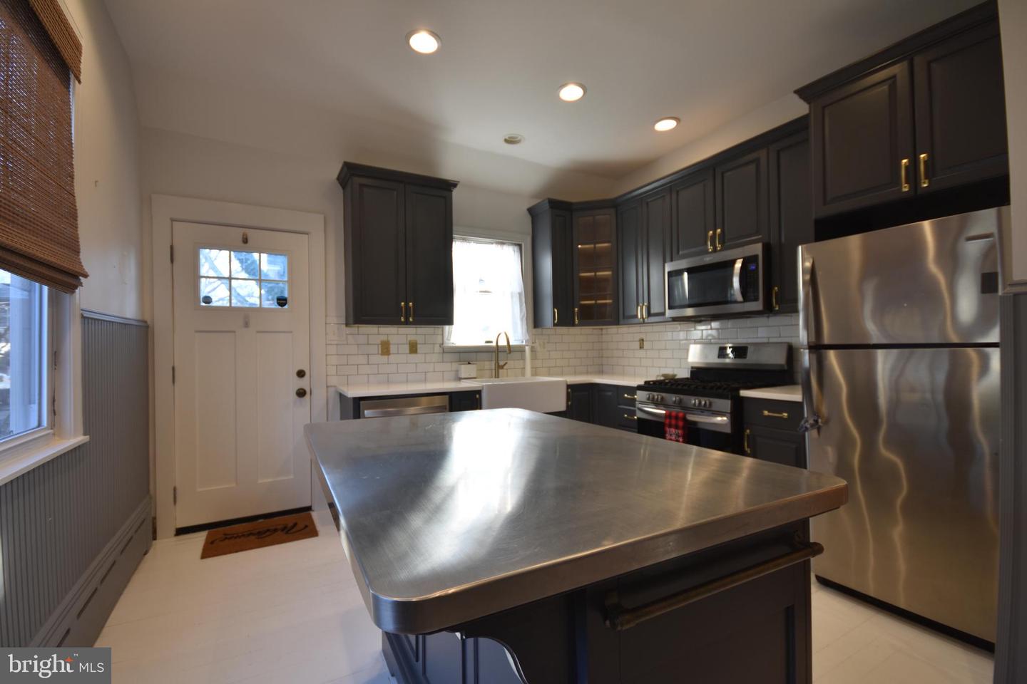 58 E Greenwood Ave