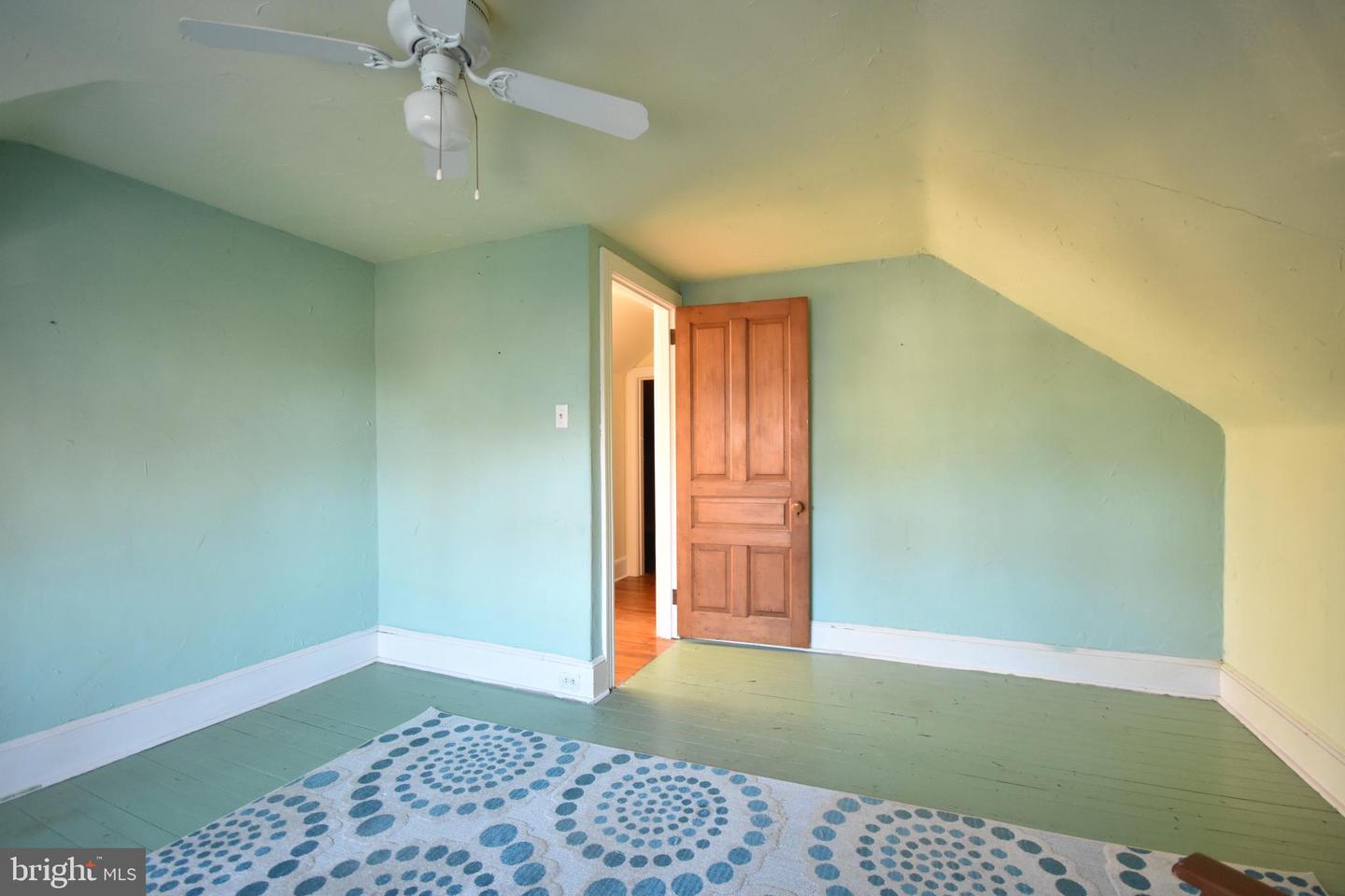 58 E Greenwood Ave