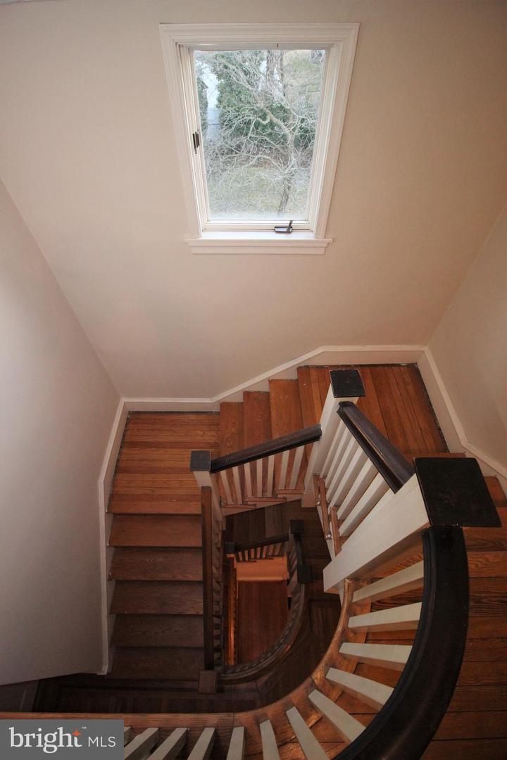 2424 Garrett Rd