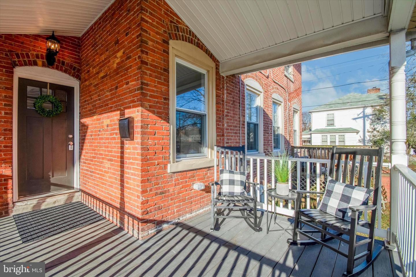 852 Aubrey Ave