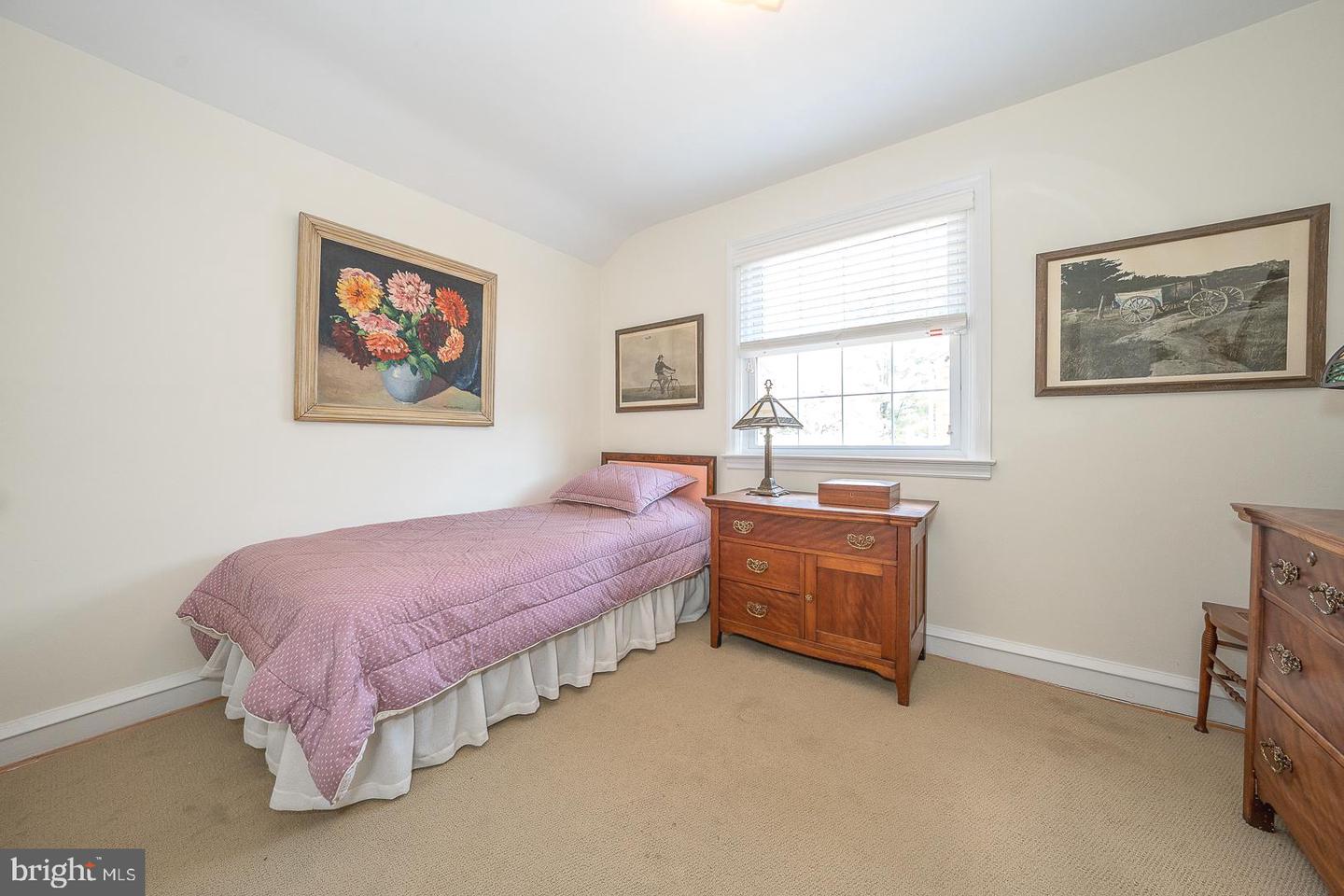 8 Beatrice Dr