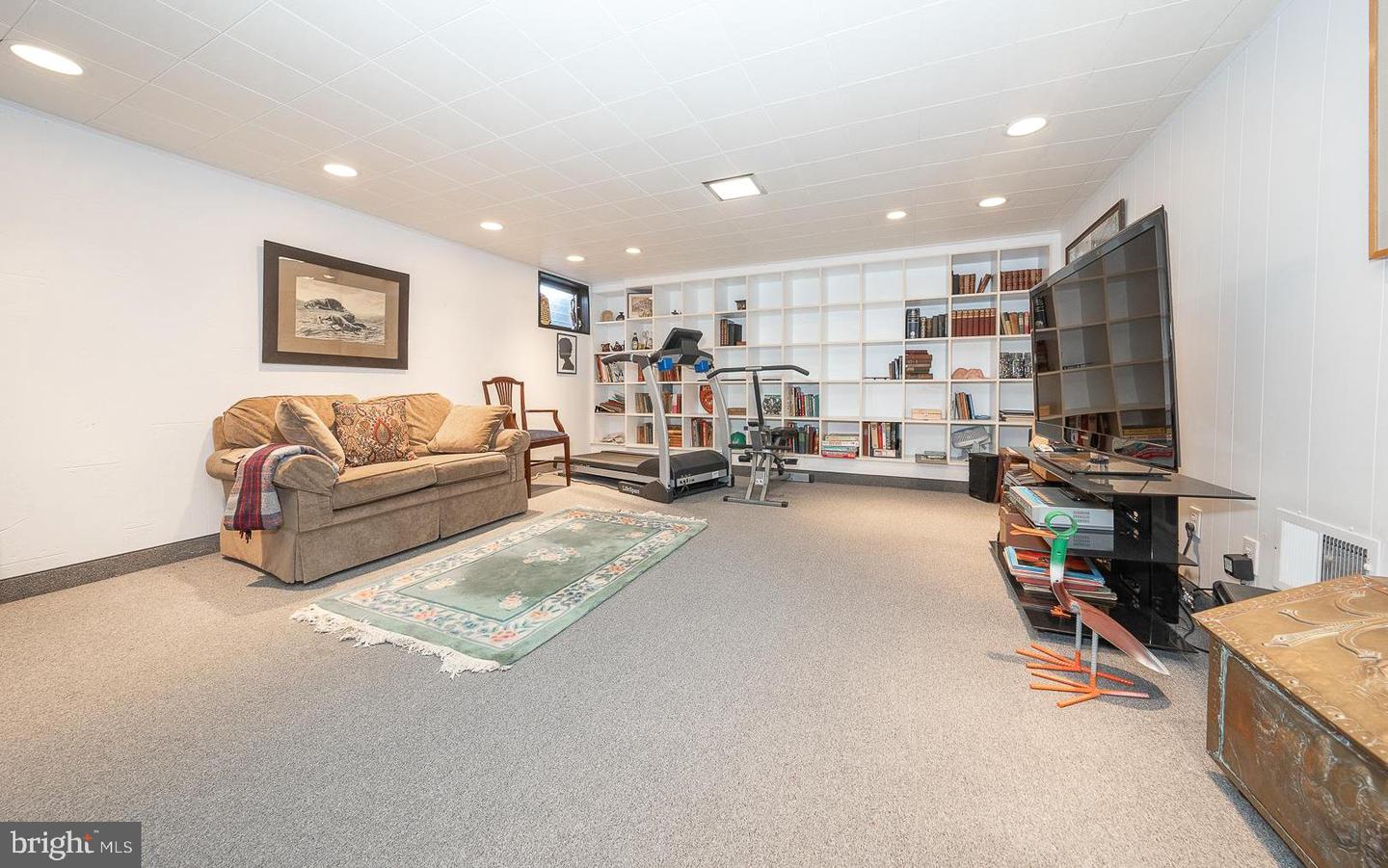 8 Beatrice Dr