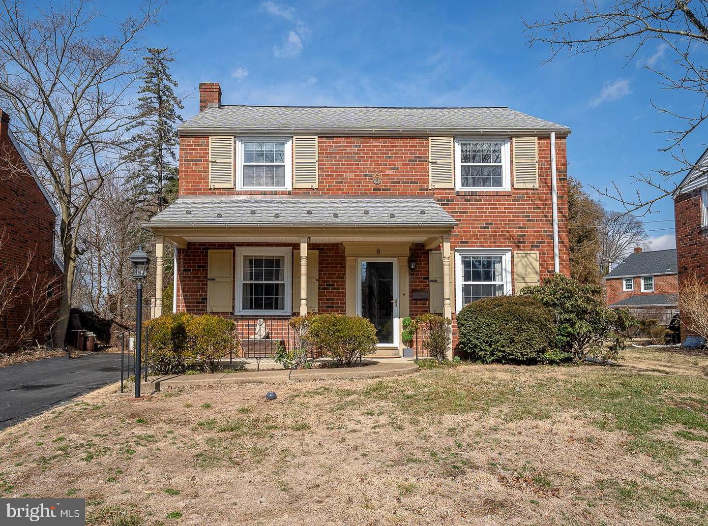 8 Beatrice Dr