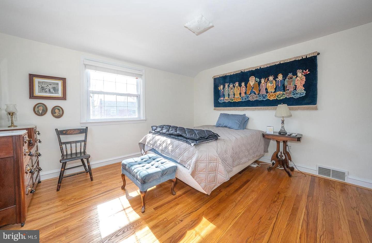 8 Beatrice Dr