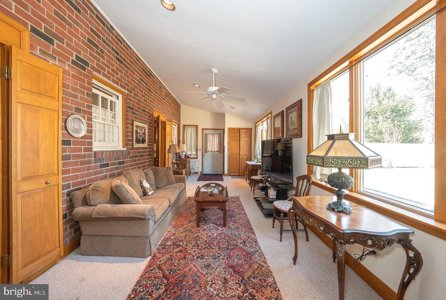 8 Beatrice Dr