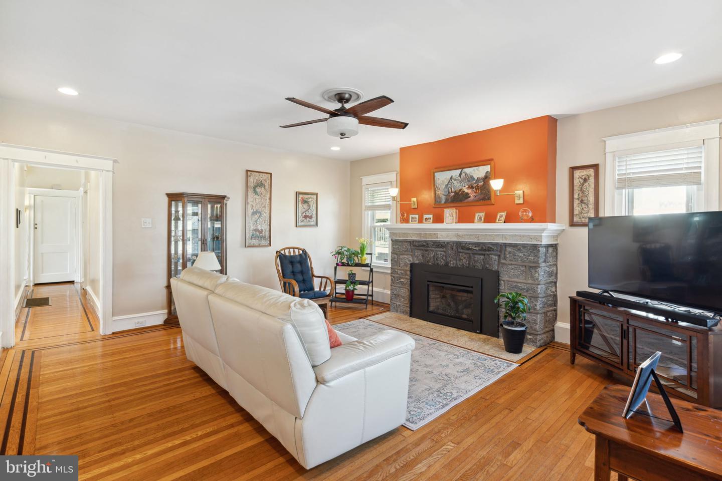 306 Riverview Ave