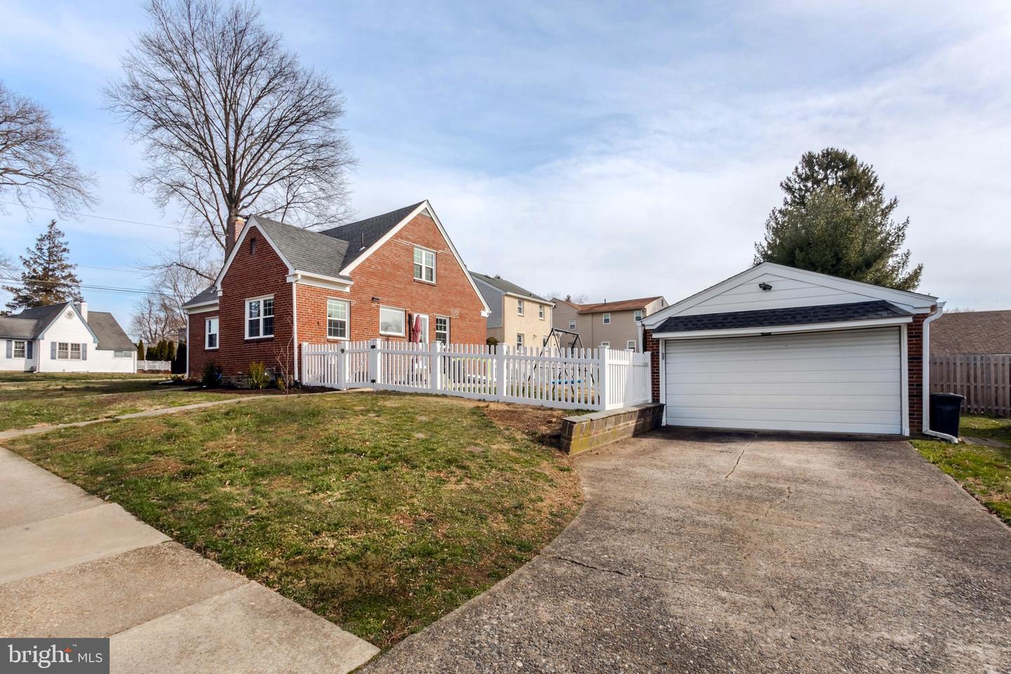 1545 Ashton Rd
