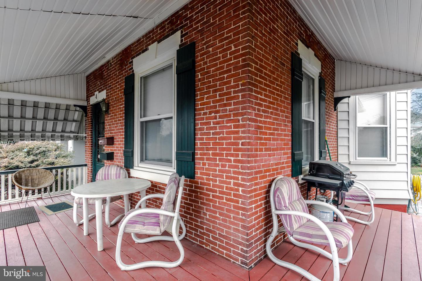 4 S Windsor Ave