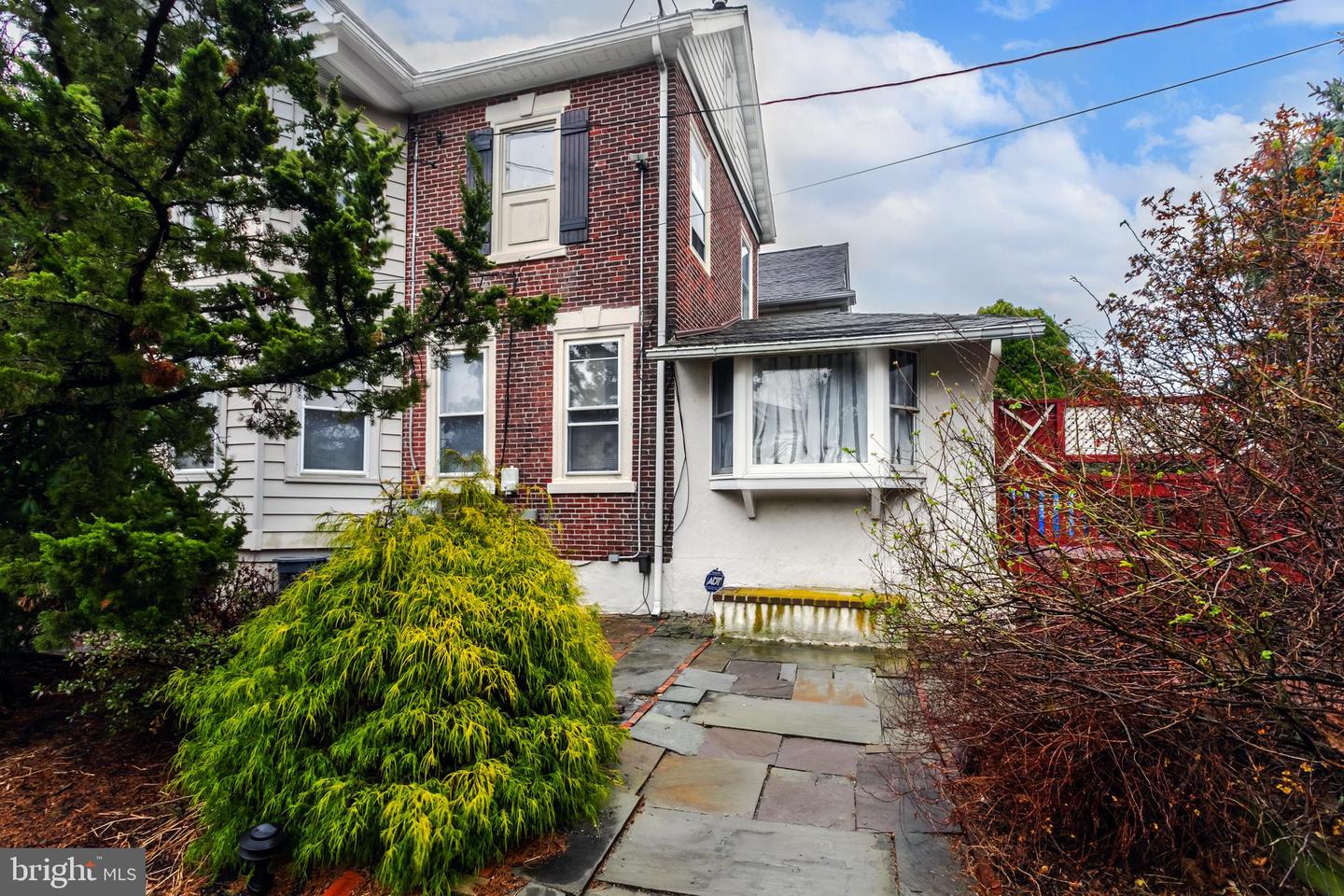 4 S Windsor Ave