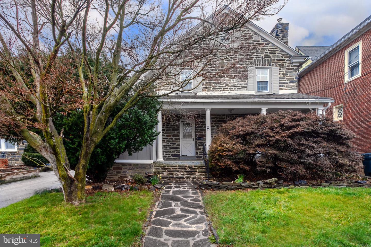 16 Windsor Ave