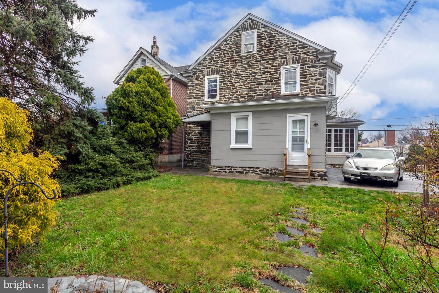 16 Windsor Ave