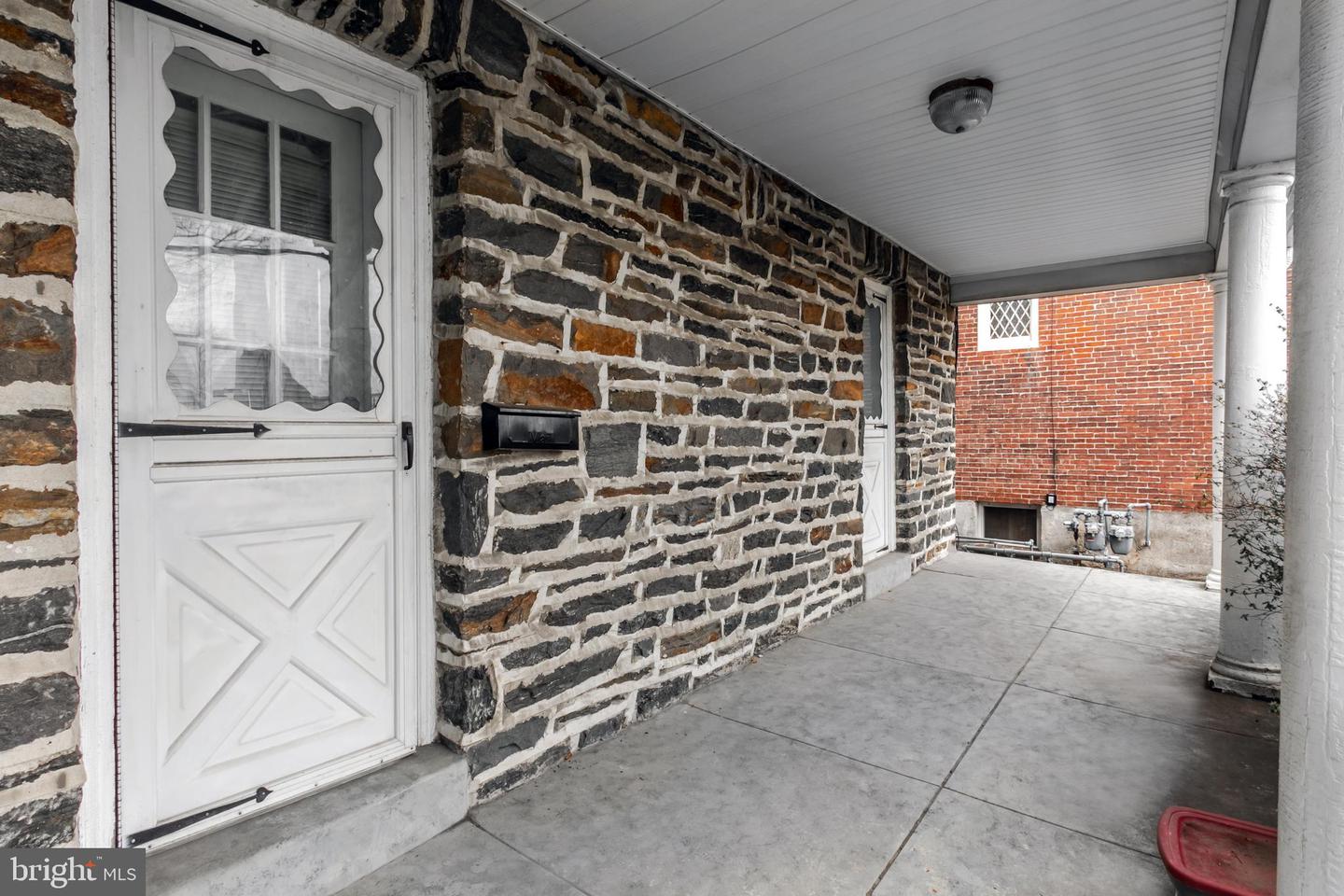 16 Windsor Ave
