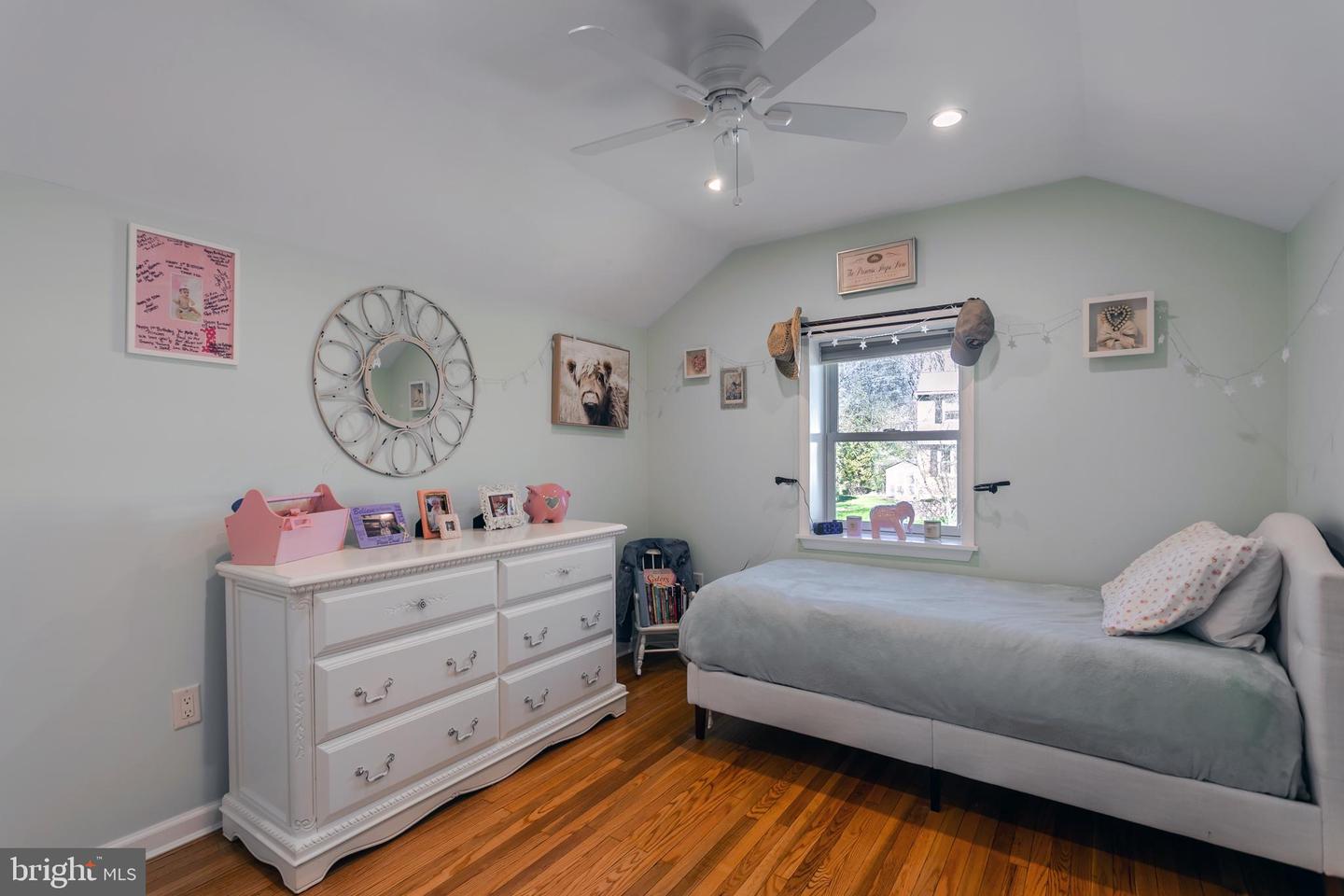 11 Locust St